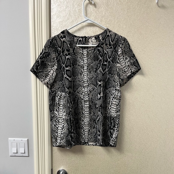 Vero Moda Snake Pattern Blouse - Picture 1 of 4